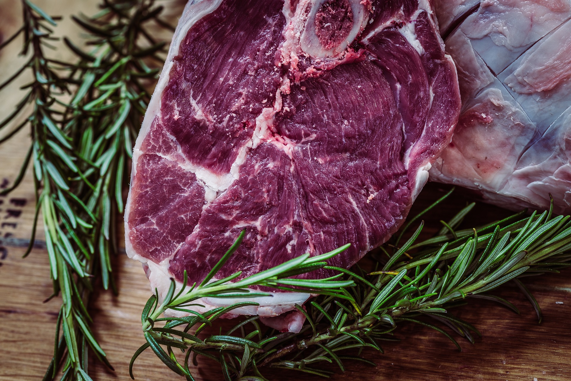 Image raw steaks
